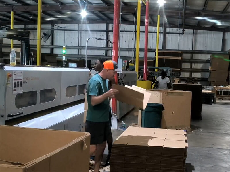 USA-family-owned-cardboard-box-factory-father-factory